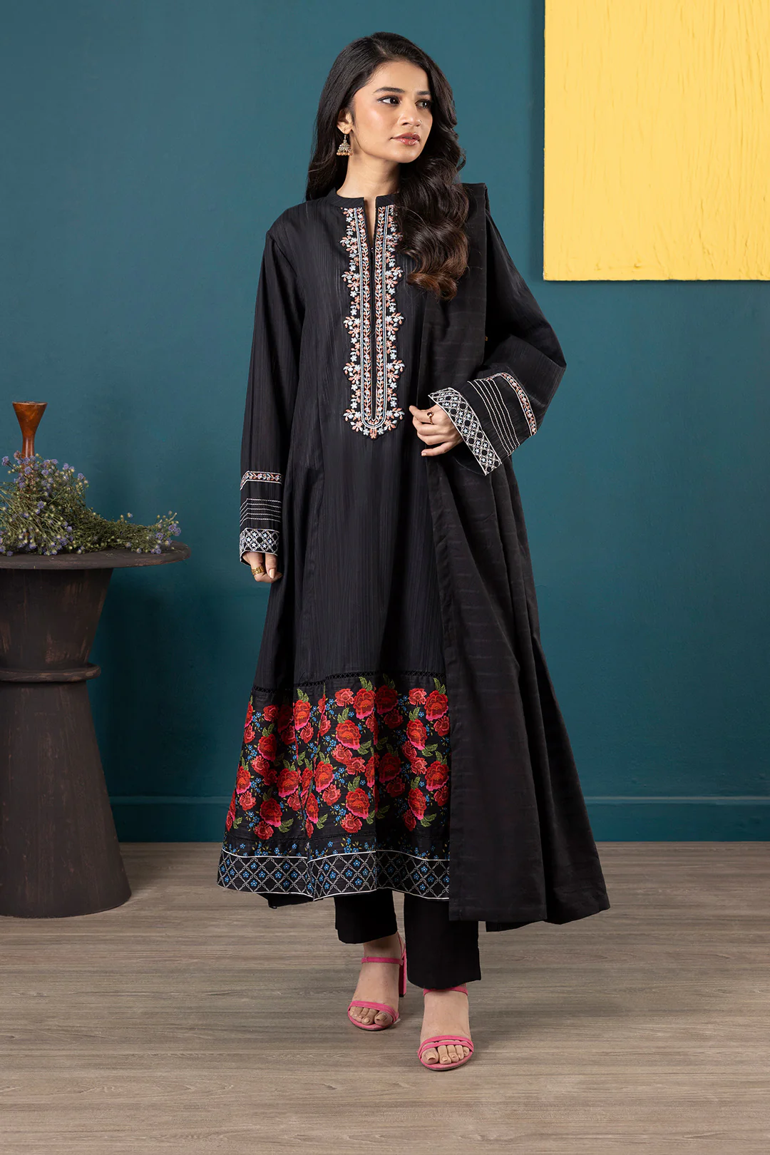 Embroidered Kurta Dupatta Trouser - 2515 - Image 5