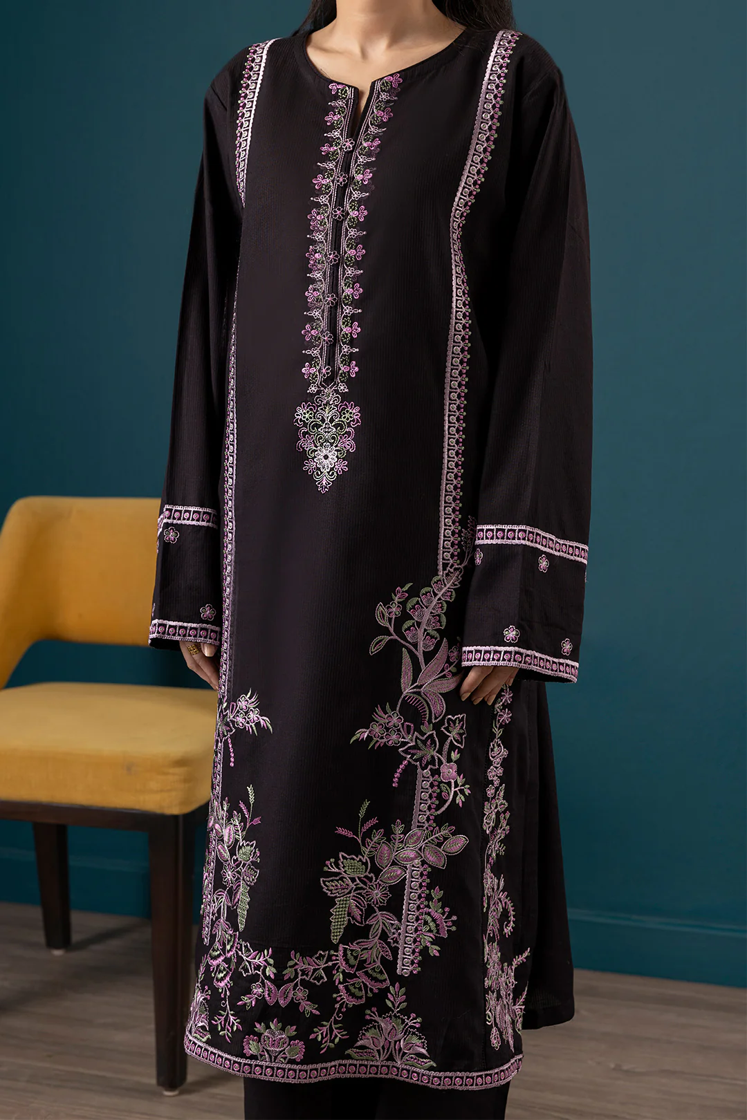 Embroidered Kurta Dupatta Trouser - 2834 - Image 5