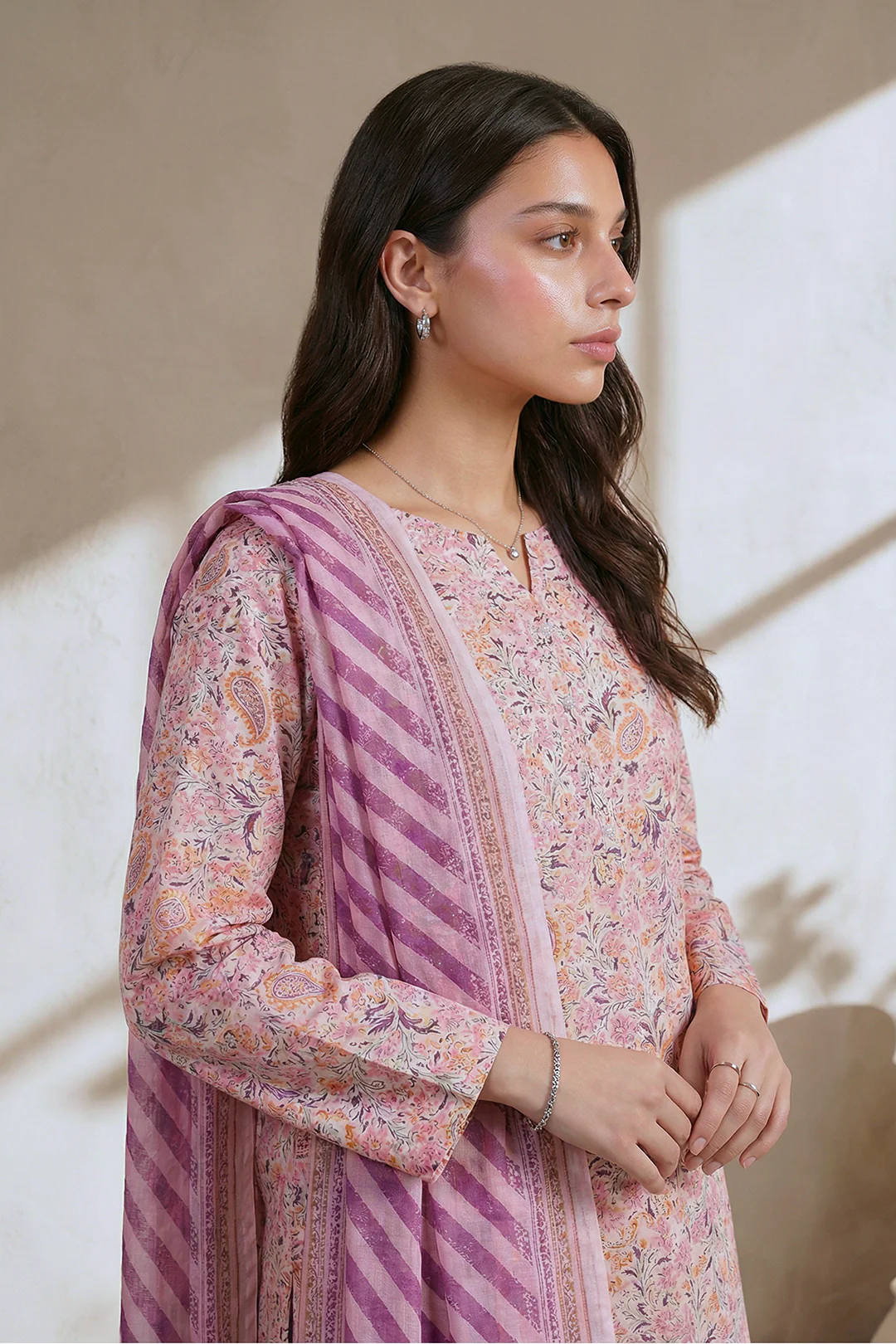 Kurta Dupatta Trouser - 1952 - Image 2