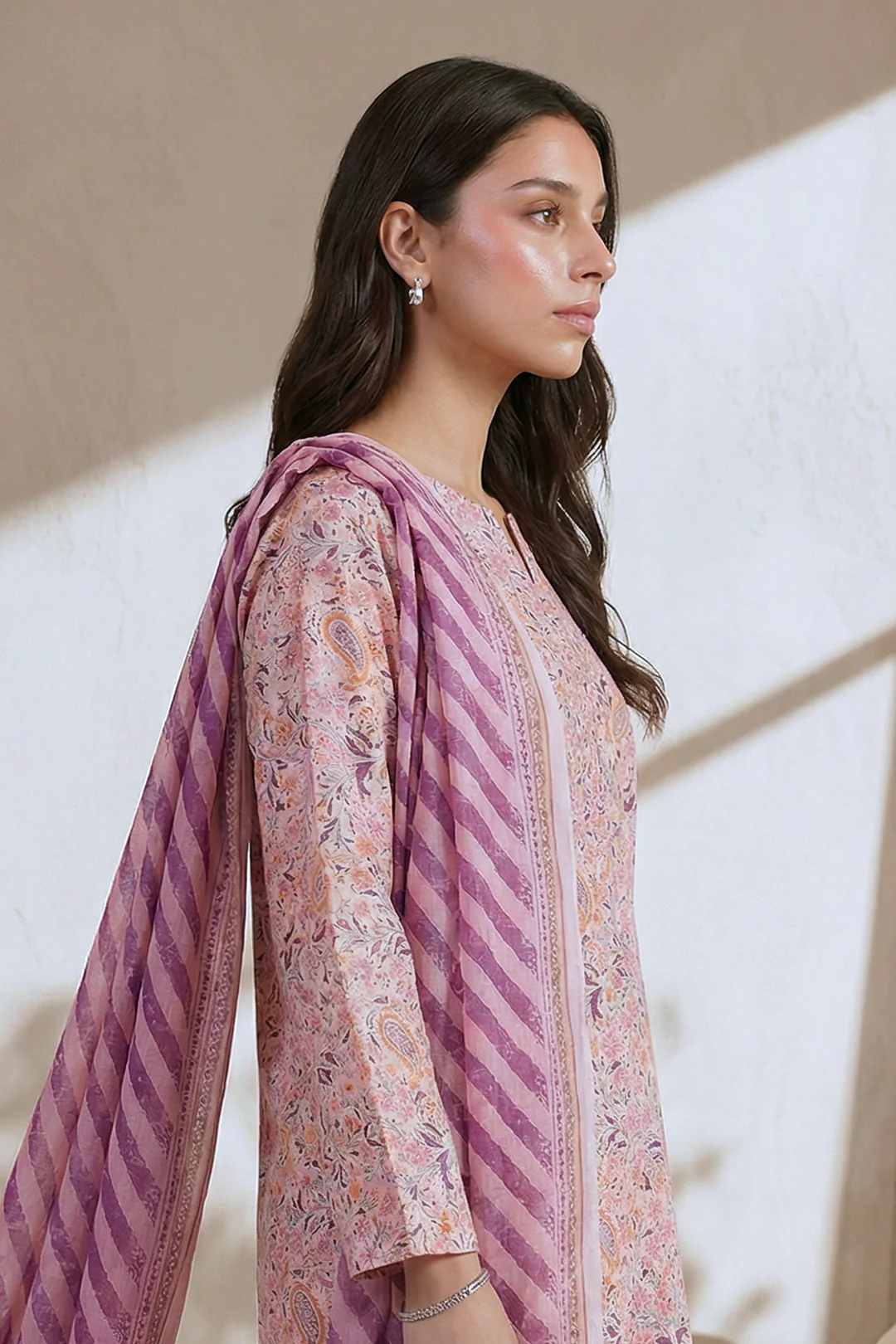 Kurta Dupatta Trouser - 1952 - Image 4
