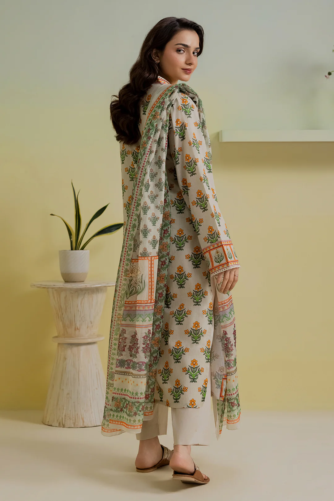 Kurta Dupatta Trouser - 2146 - Image 7