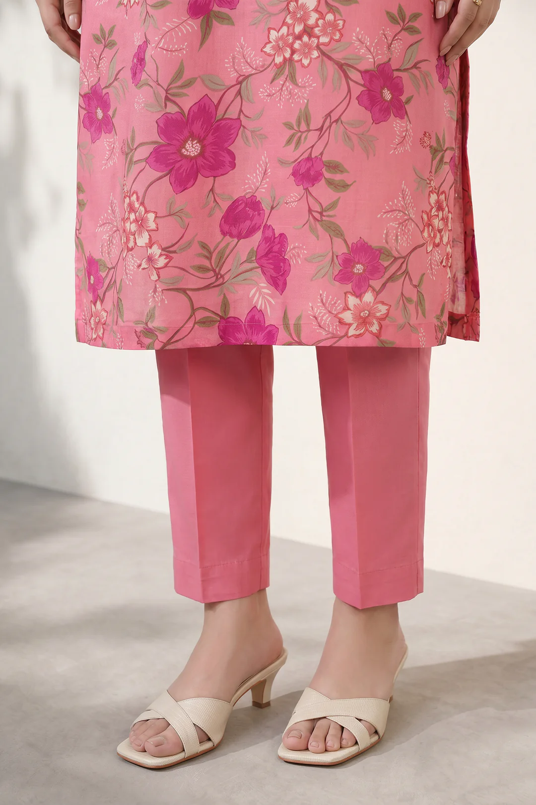 Kurta Dupatta Trouser - 2149 - Image 4