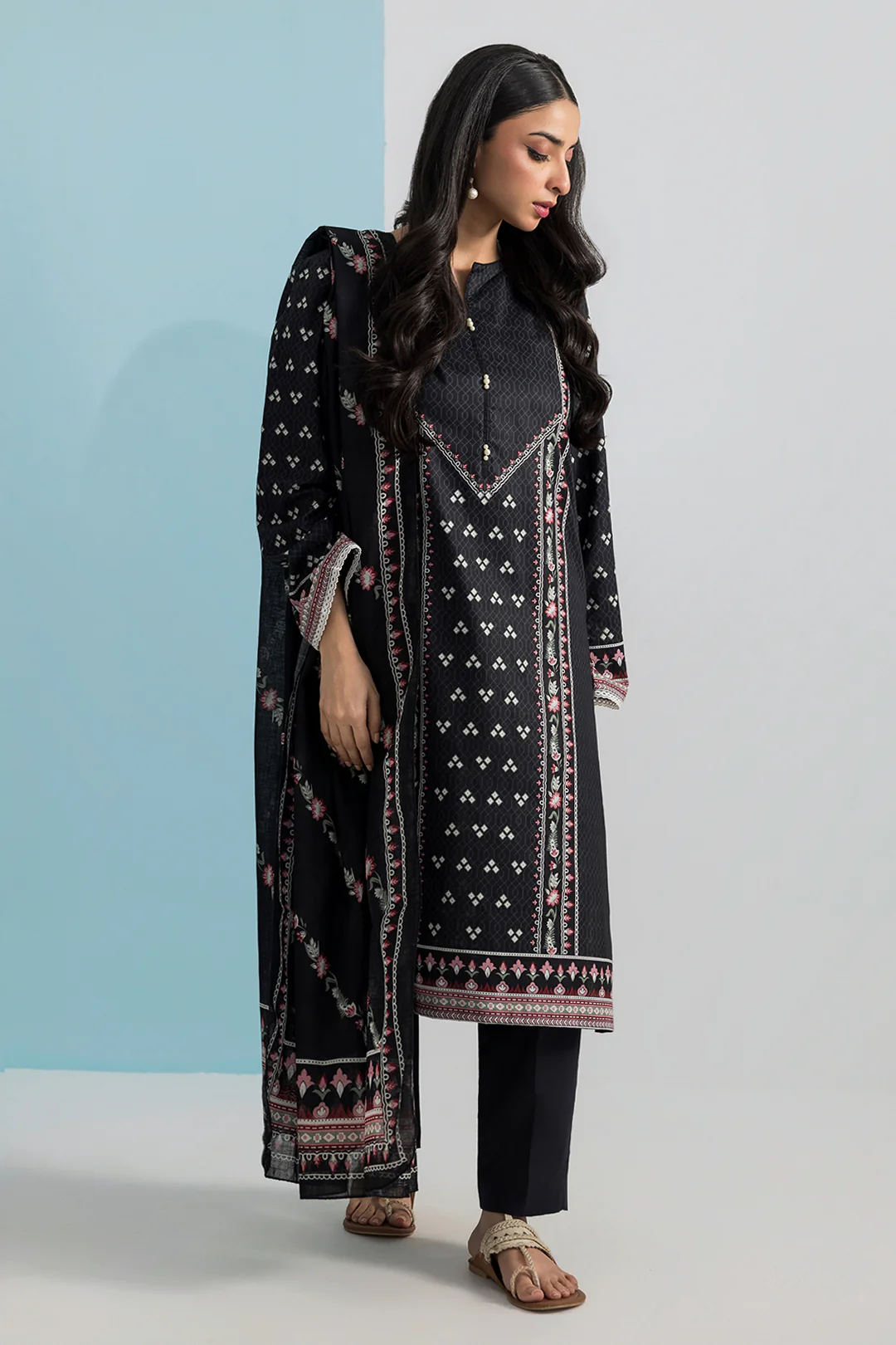 Kurta Dupatta Trouser - 2152 - Image 4