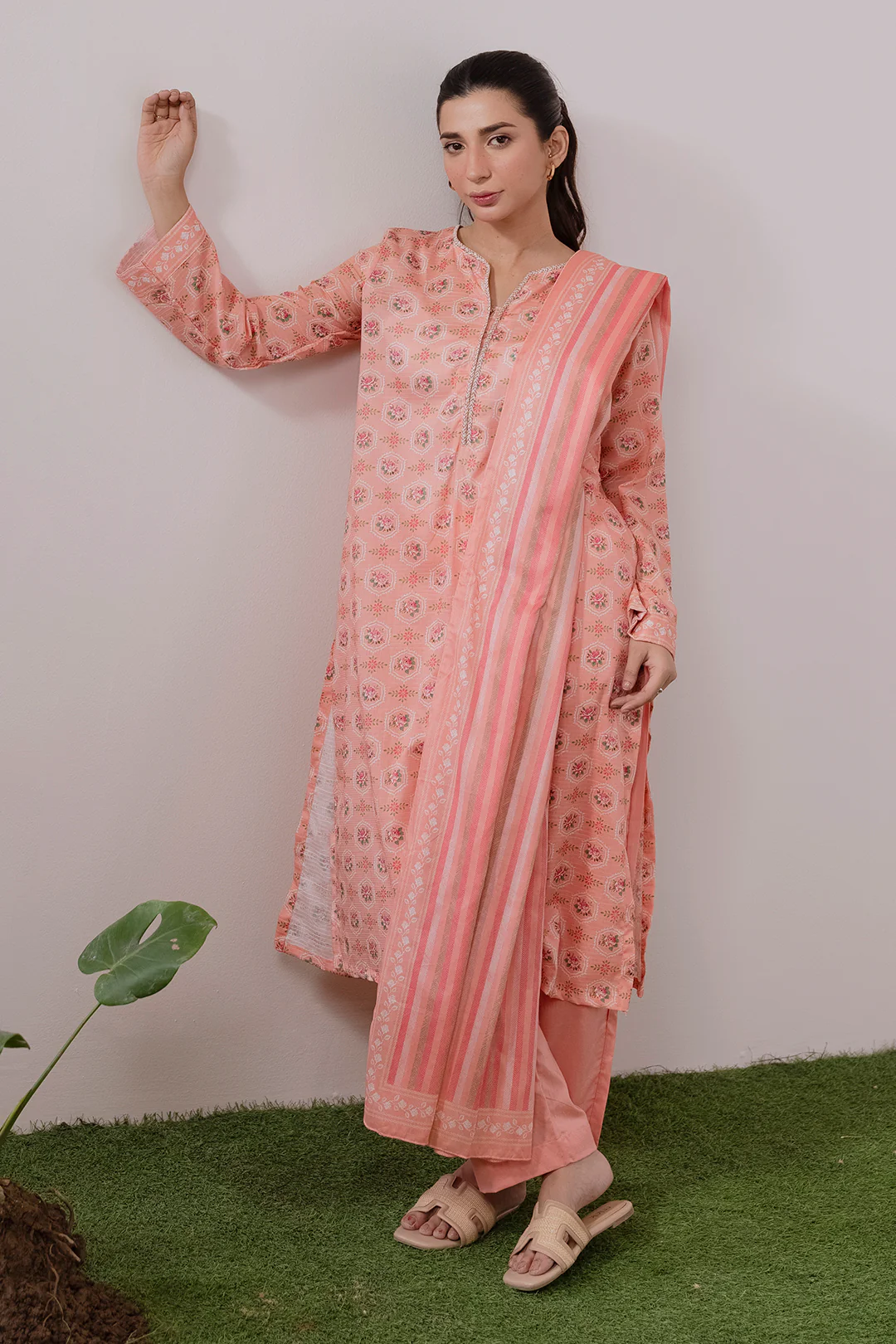 Kurta Dupatta Trouser - 2160 - Image 3