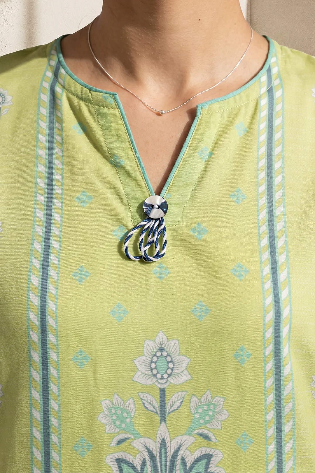 Kurta Dupatta Trouser - 2174 - Image 4
