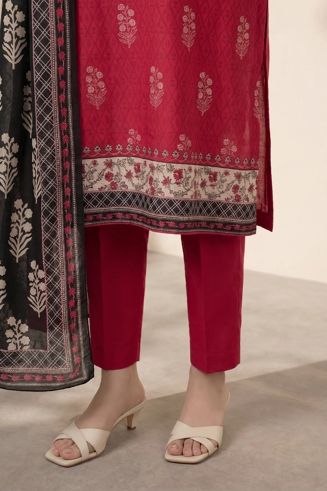 Kurta Dupatta Trouser - 2452 - Image 4