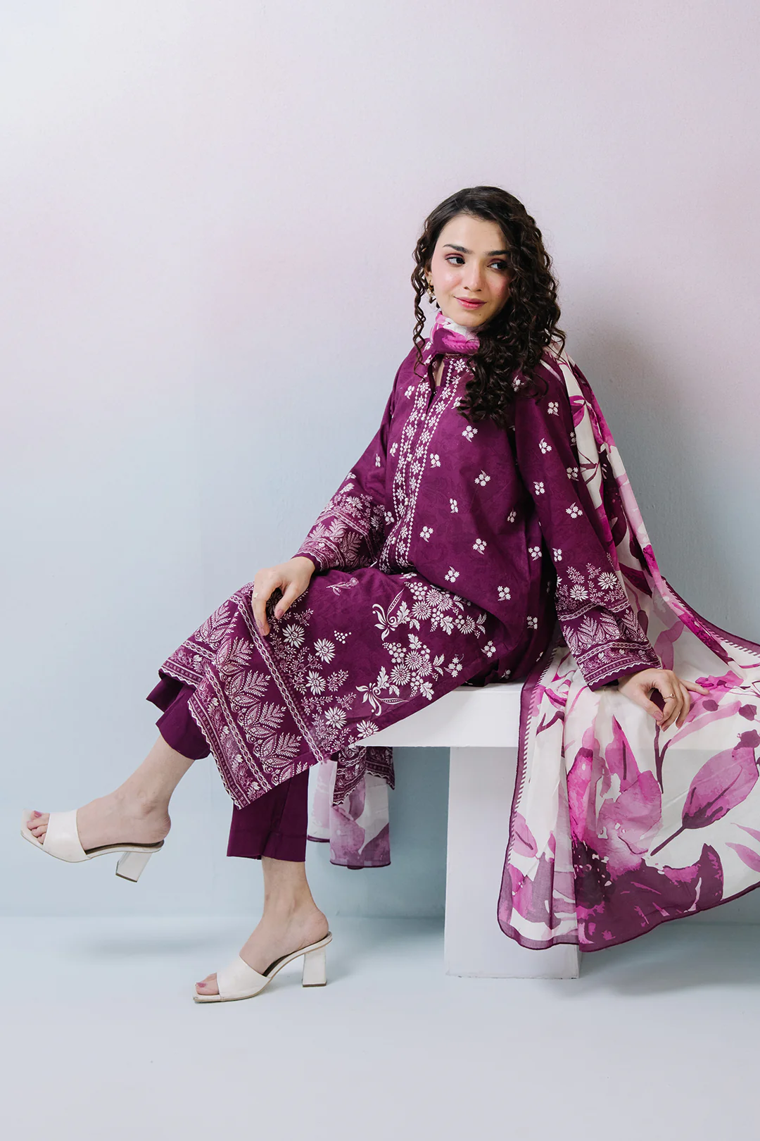 Kurta Dupatta Trouser - 2457 - Image 4