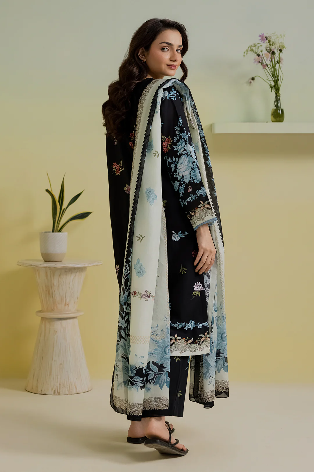 Kurta Dupatta Trouser - 2473 - Image 5