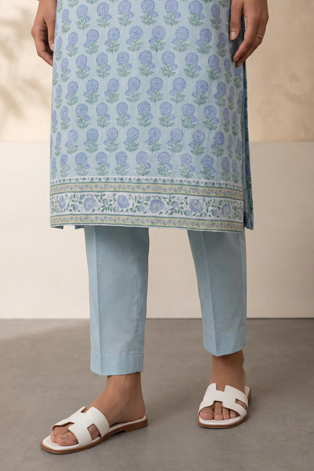 Embroidered Kurta Dupatta Trouser - 3004 - Image 4