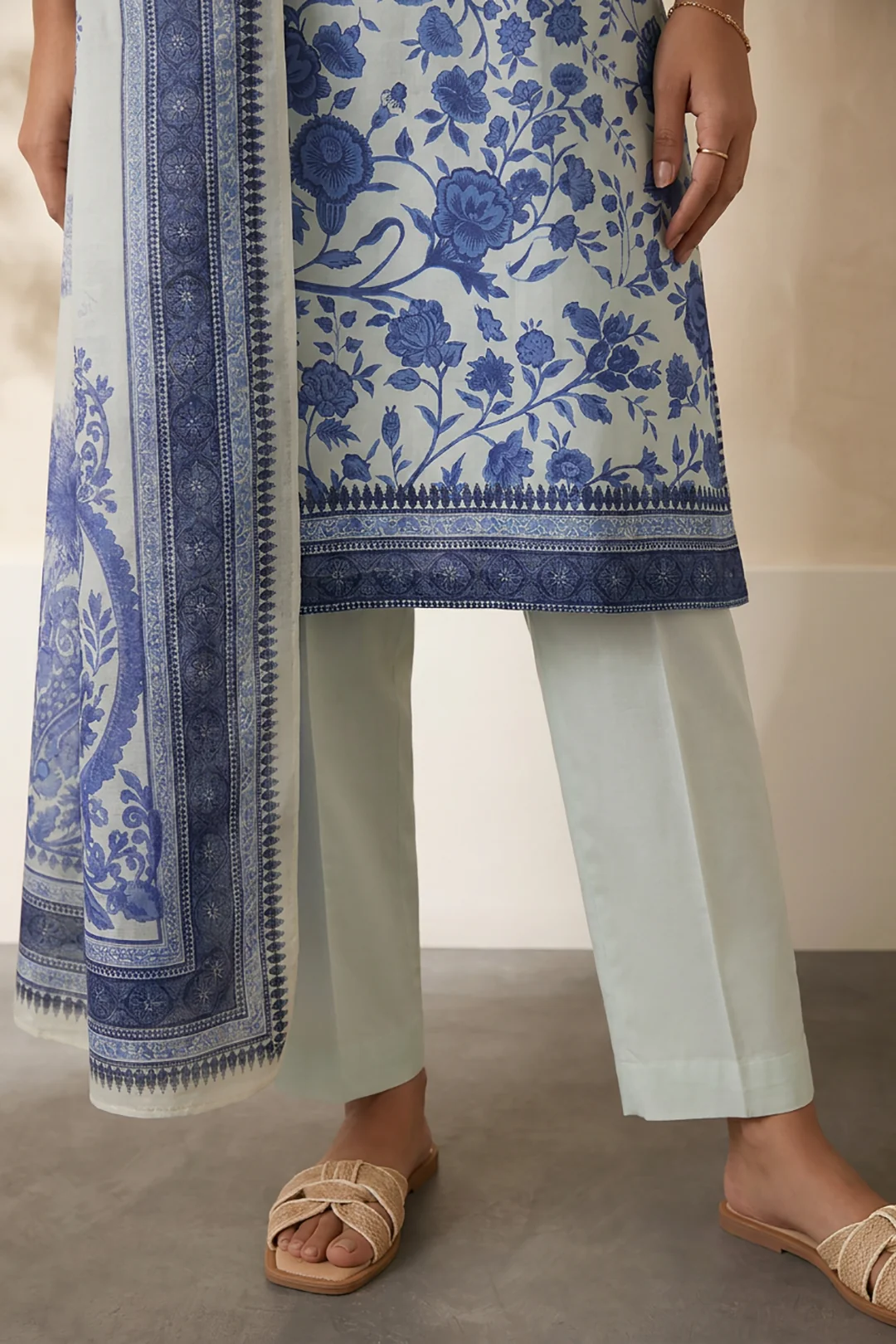 Kurta Dupatta Trouser - 3151 - Image 4