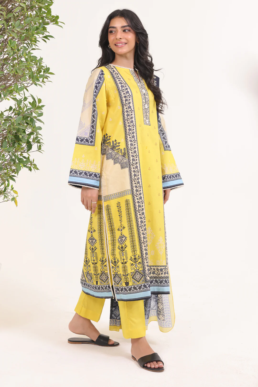 Kurta Dupatta Trouser - 1495 - Image 3