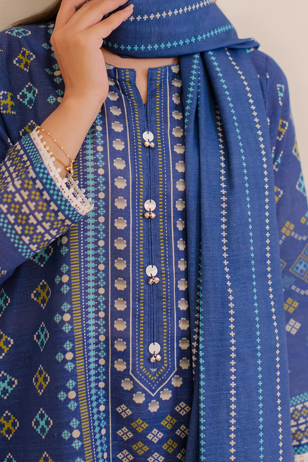 Kurta Dupatta Trouser - 3039 - Image 3