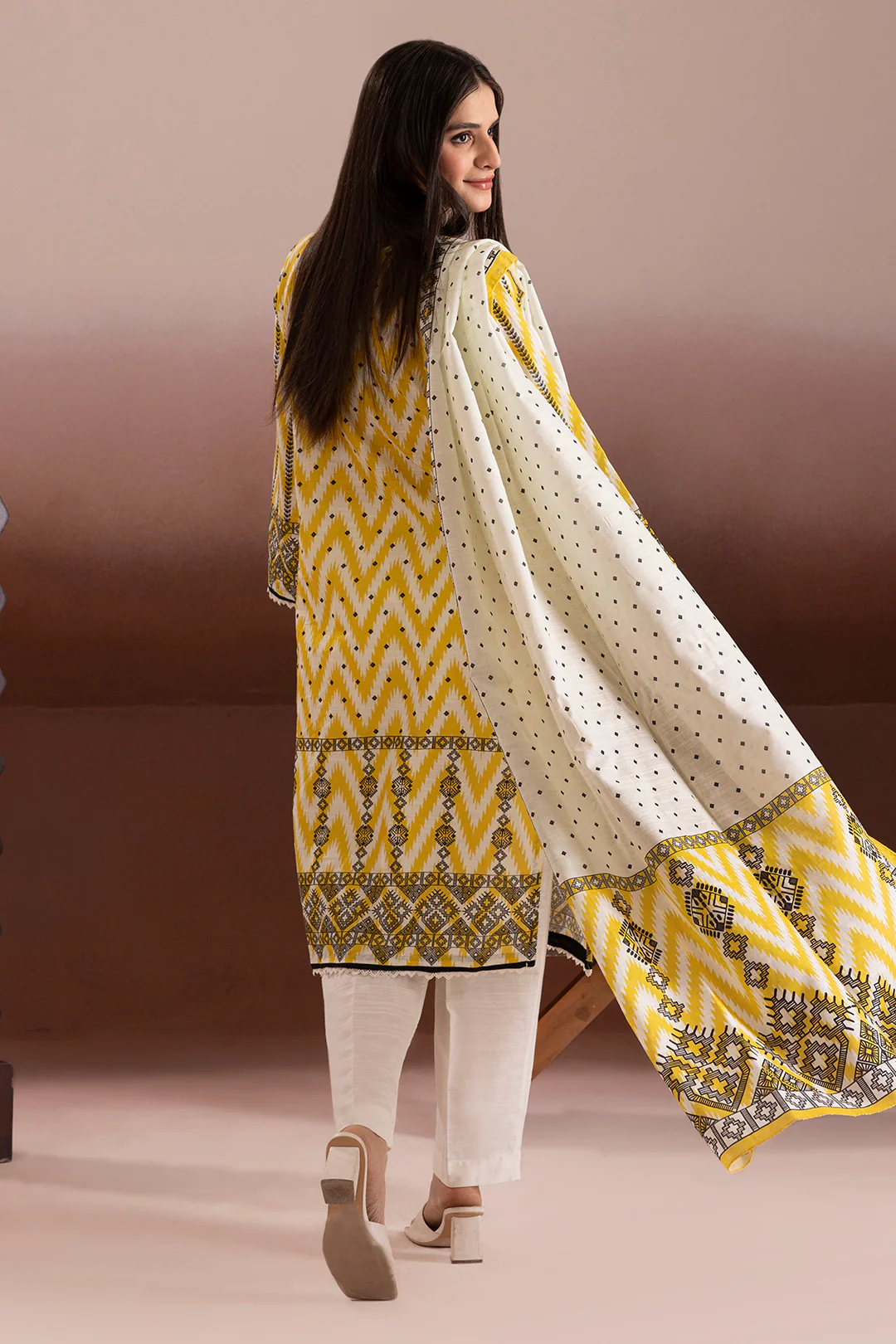 Kurta Dupatta Trouser - 3152 - Image 8