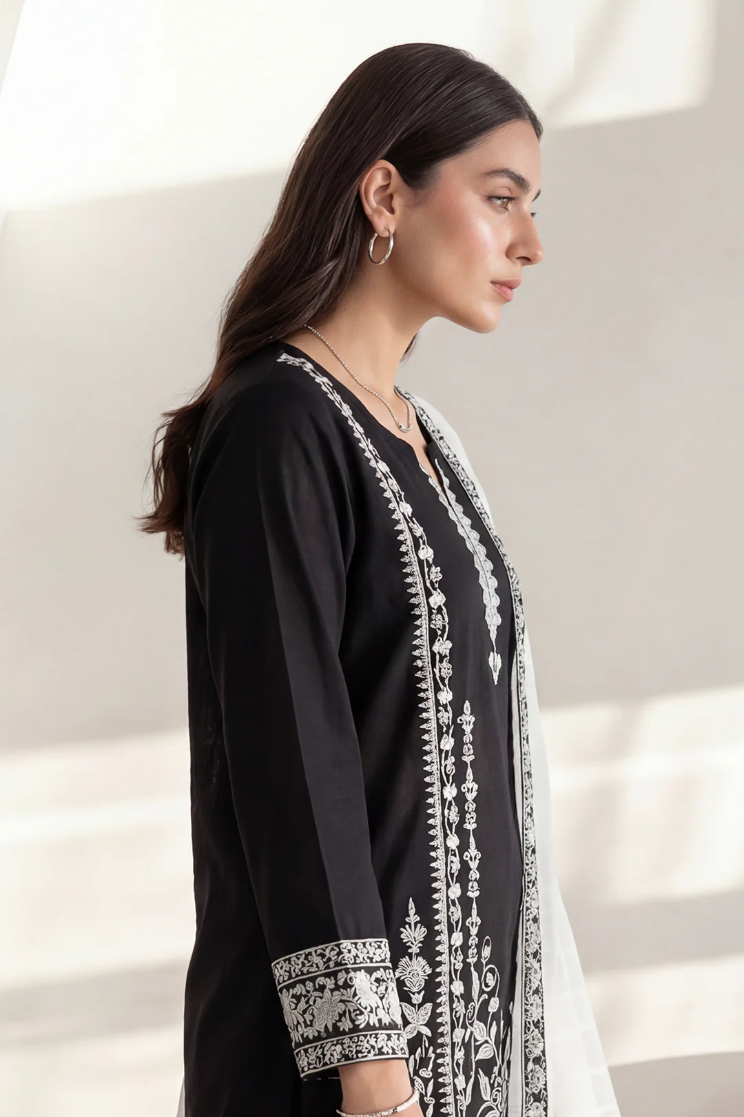 Embroidered Kurta Dupatta Trouser - 2553 - Image 5