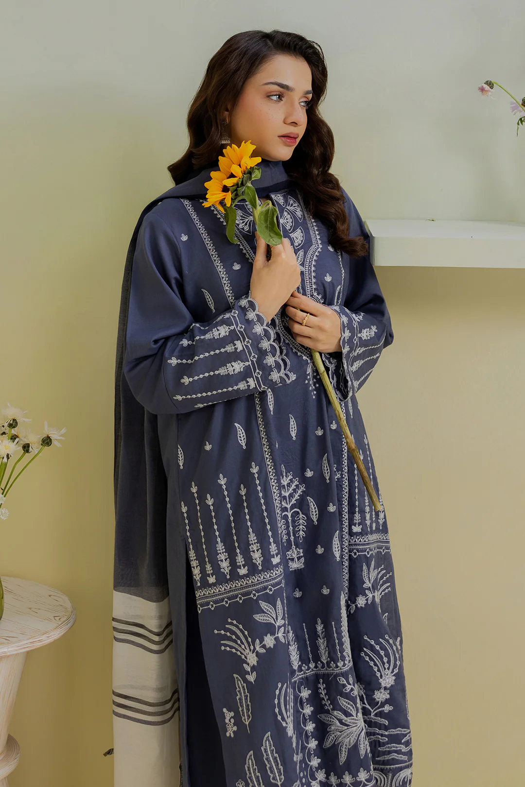 Embroidered Kurta Dupatta Trouser - 2591 - Image 5