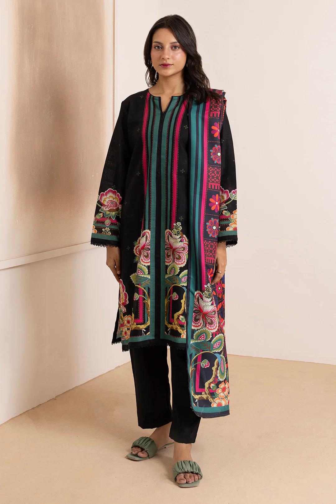 Kurta Dupatta Trouser - 2792 - Image 3