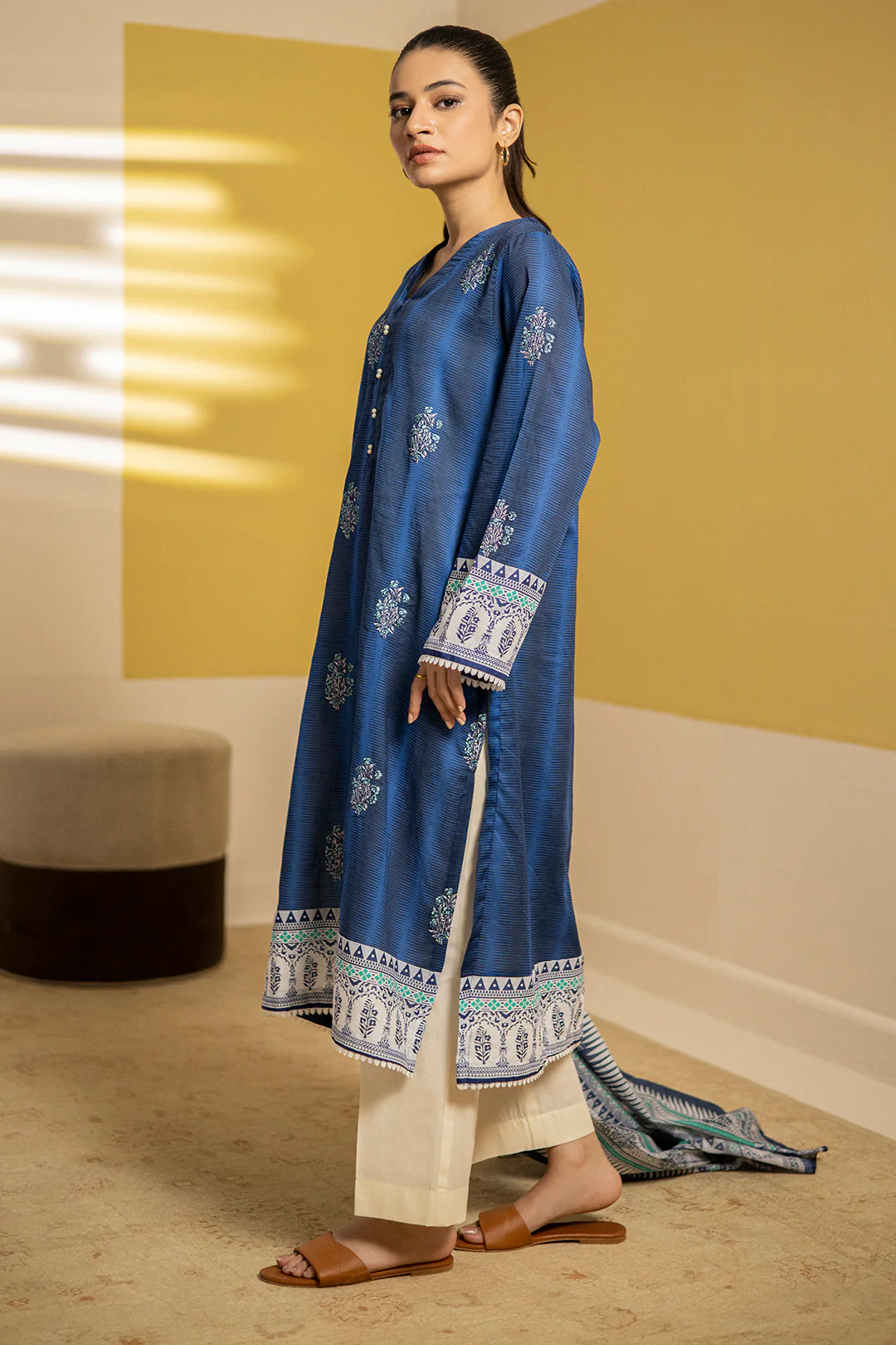Embroidered Kurta Dupatta - 2881 - Image 4