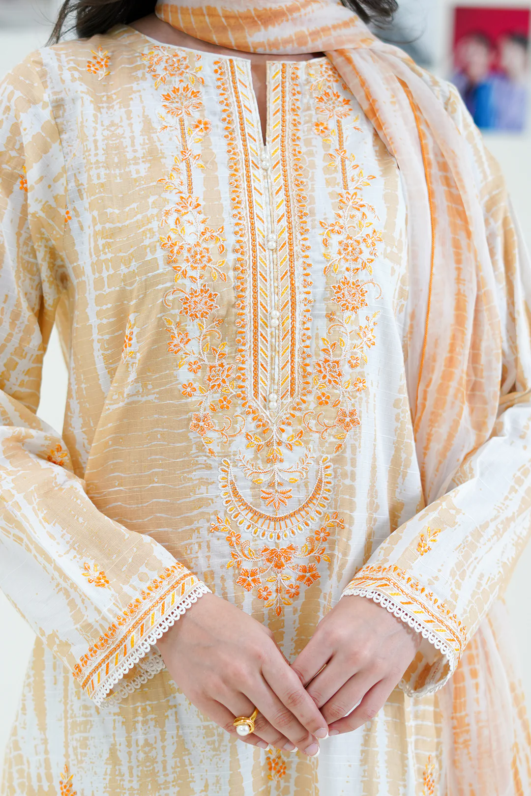 Embroidered Kurta Dupatta - 1705 - Image 10