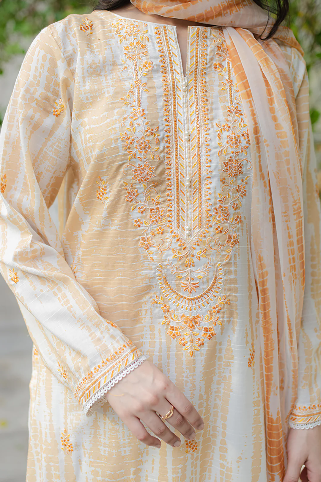 Embroidered Kurta Dupatta - 1705 - Image 4