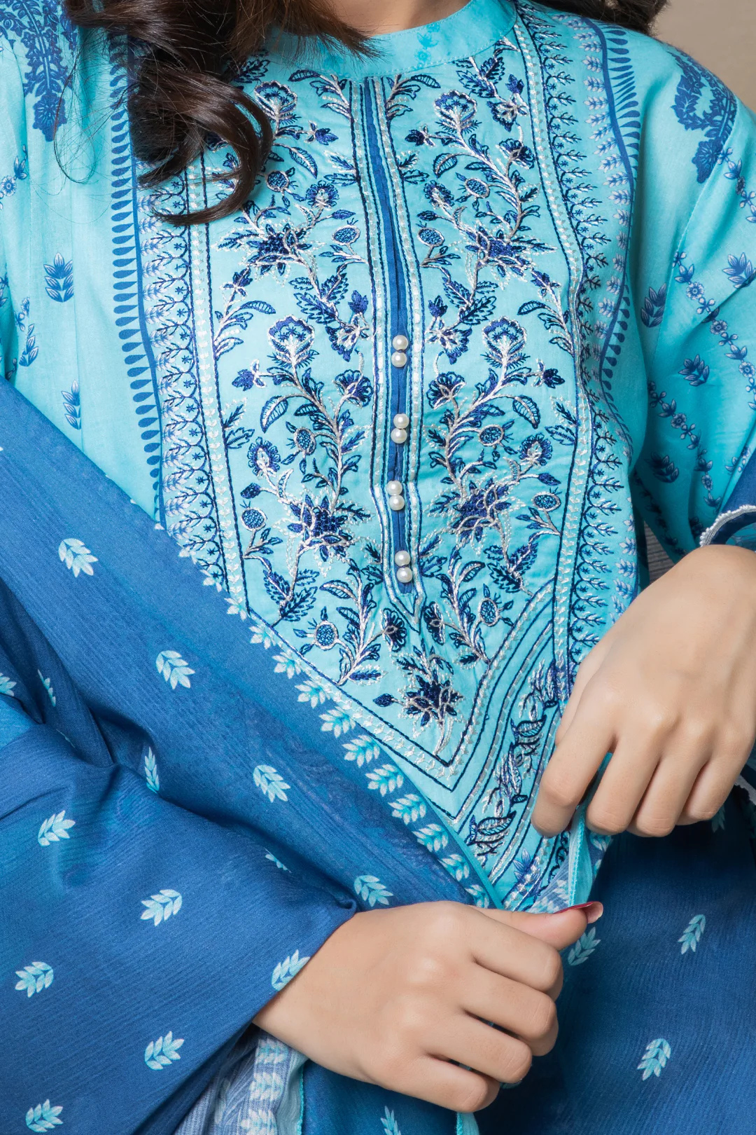 Embroidered Kurta Dupatta - 2070 - Image 4