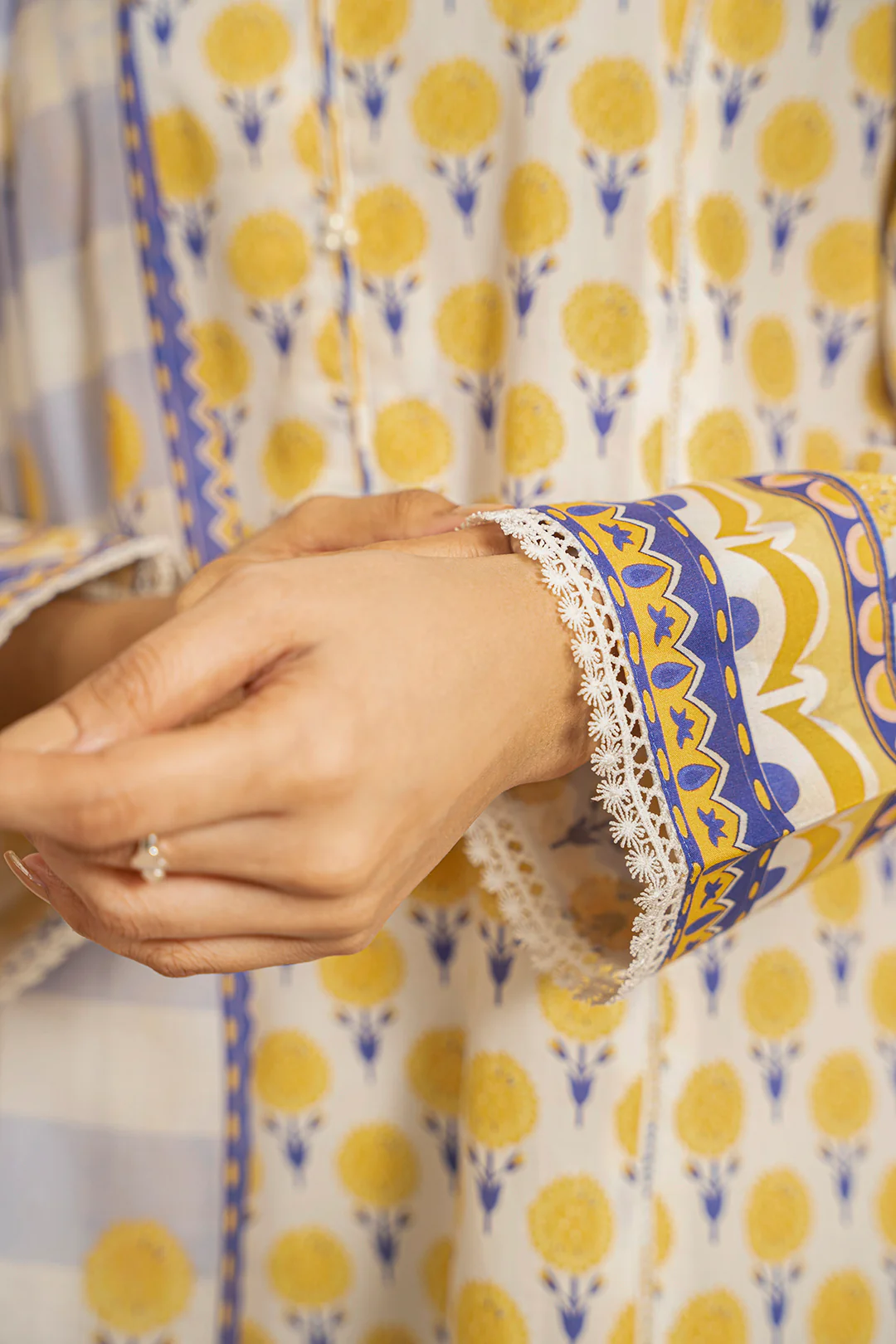 Kurta Dupatta - 1548 - Image 4