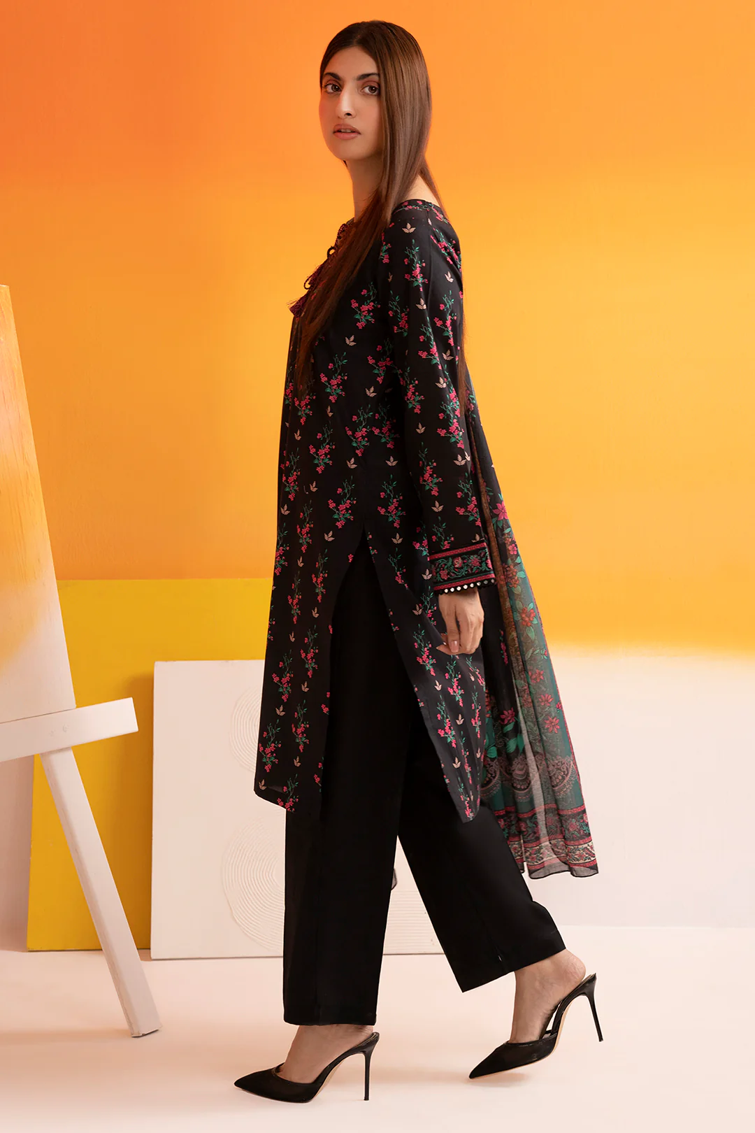 Kurta Dupatta - 1750 - Image 5
