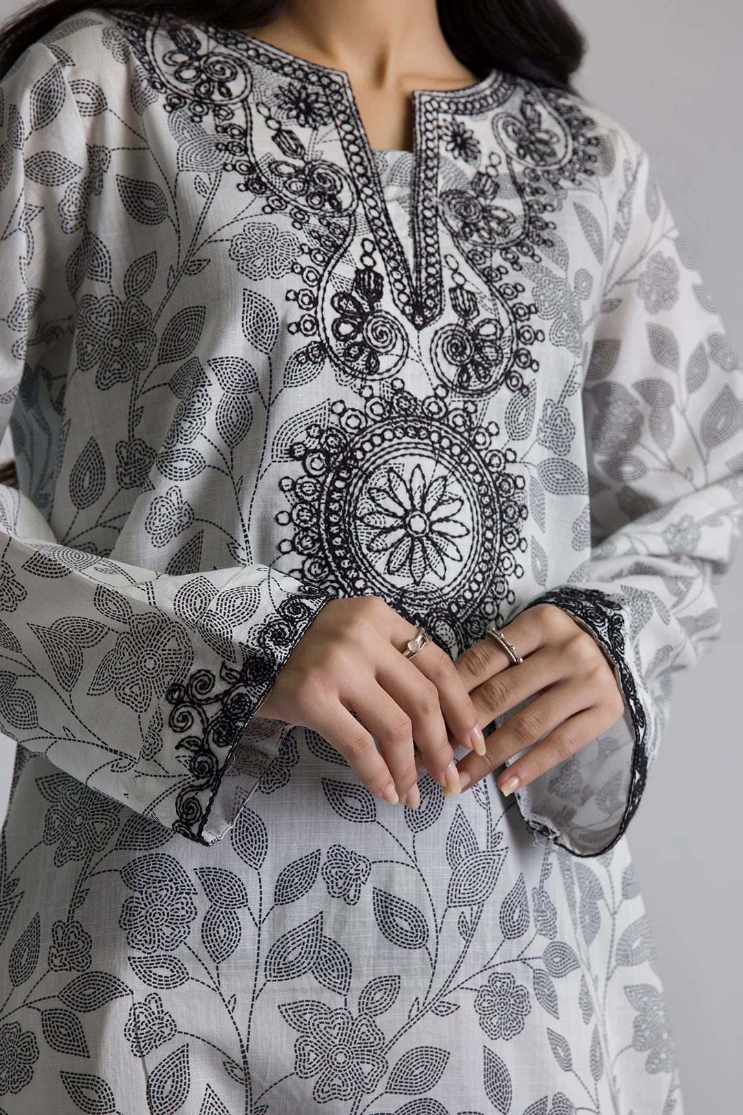Embroidered Kurta Dupatta - 1755 - Image 5
