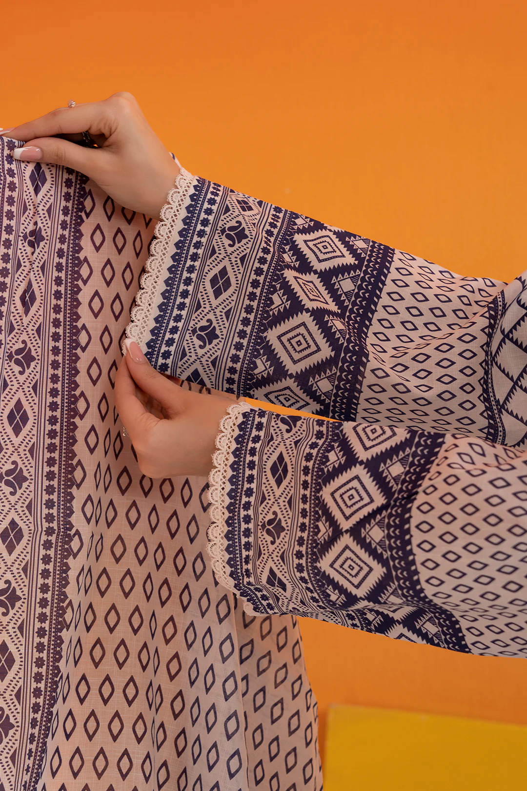 Kurta Dupatta - 1899 - Image 3
