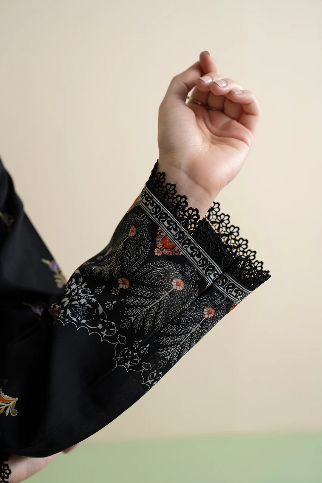 Kurta Dupatta - 2006 - Image 7