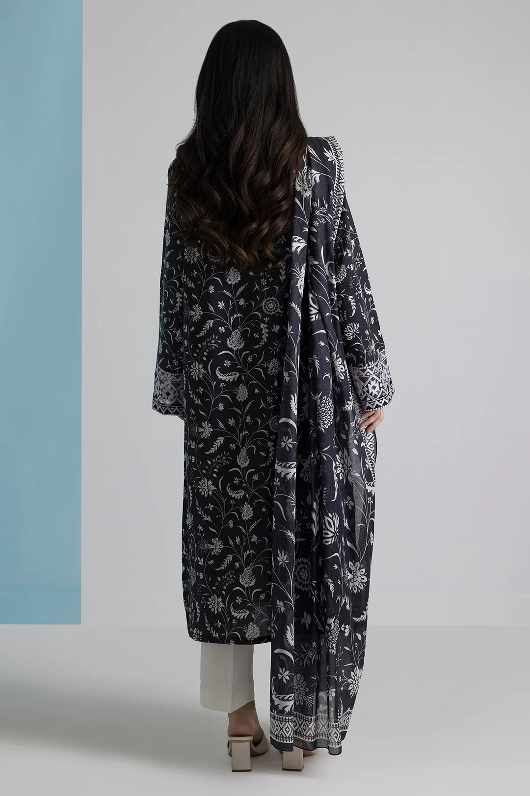 Embroidered Kurta Dupatta - 2173 - Image 6