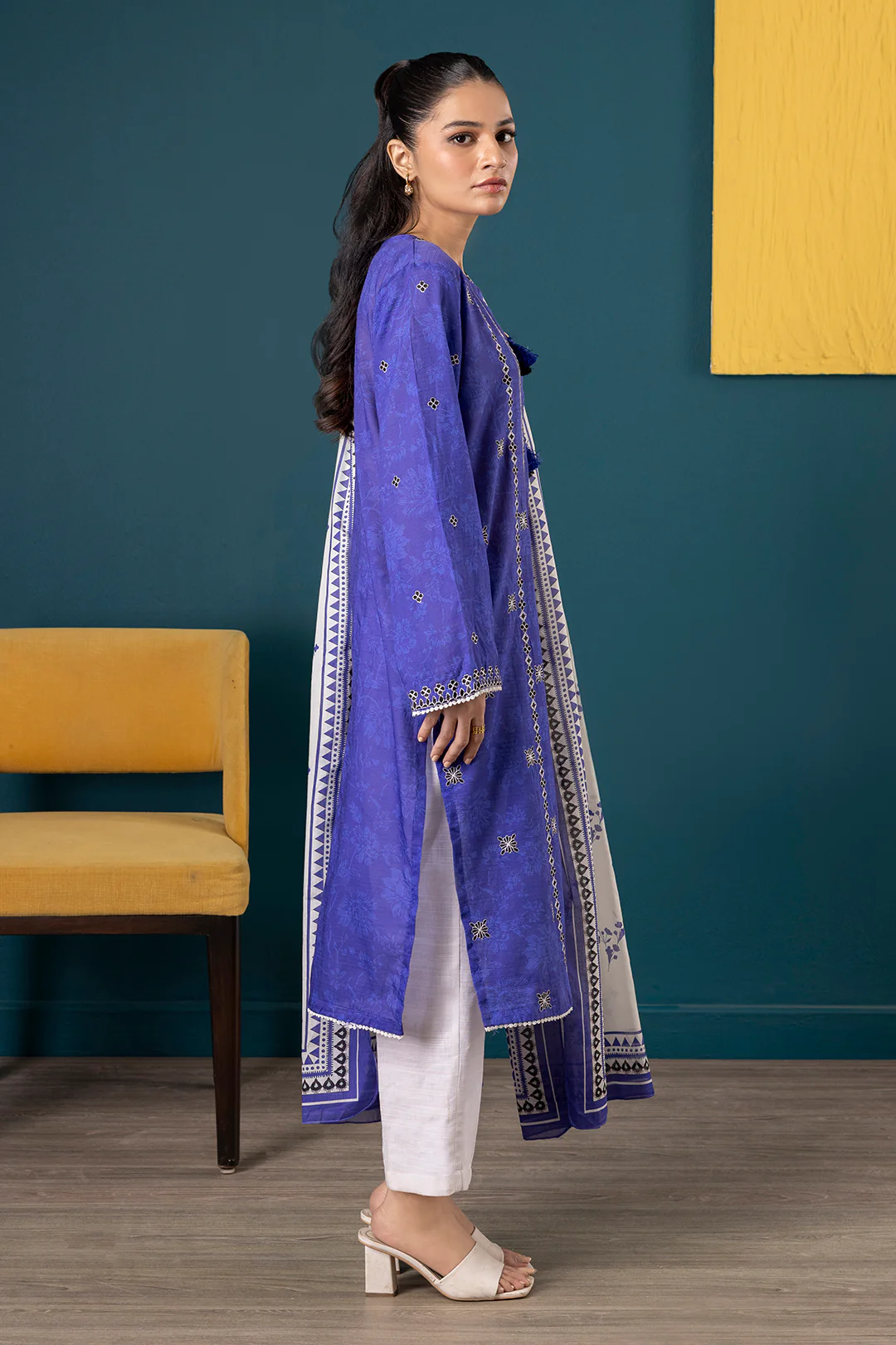 Embroidered Kurta Dupatta - 2230 - Image 6
