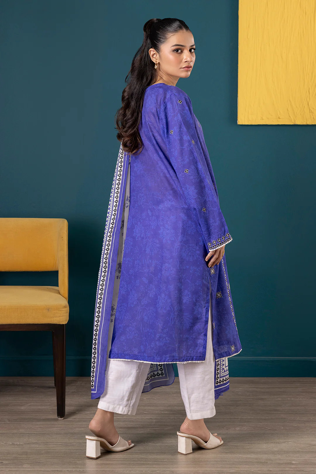 Embroidered Kurta Dupatta - 2230 - Image 7
