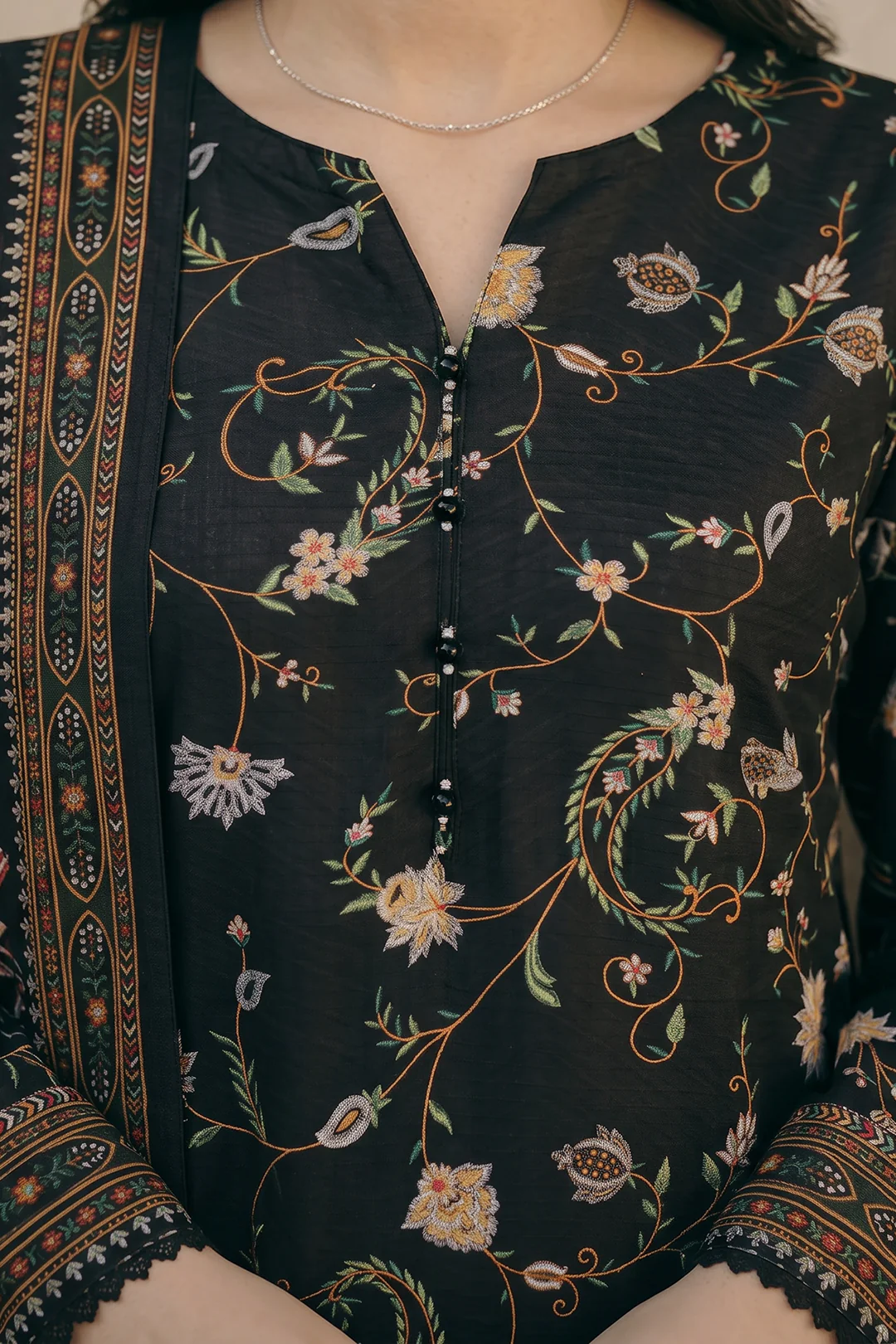 Kurta Dupatta - 1939 - Image 5