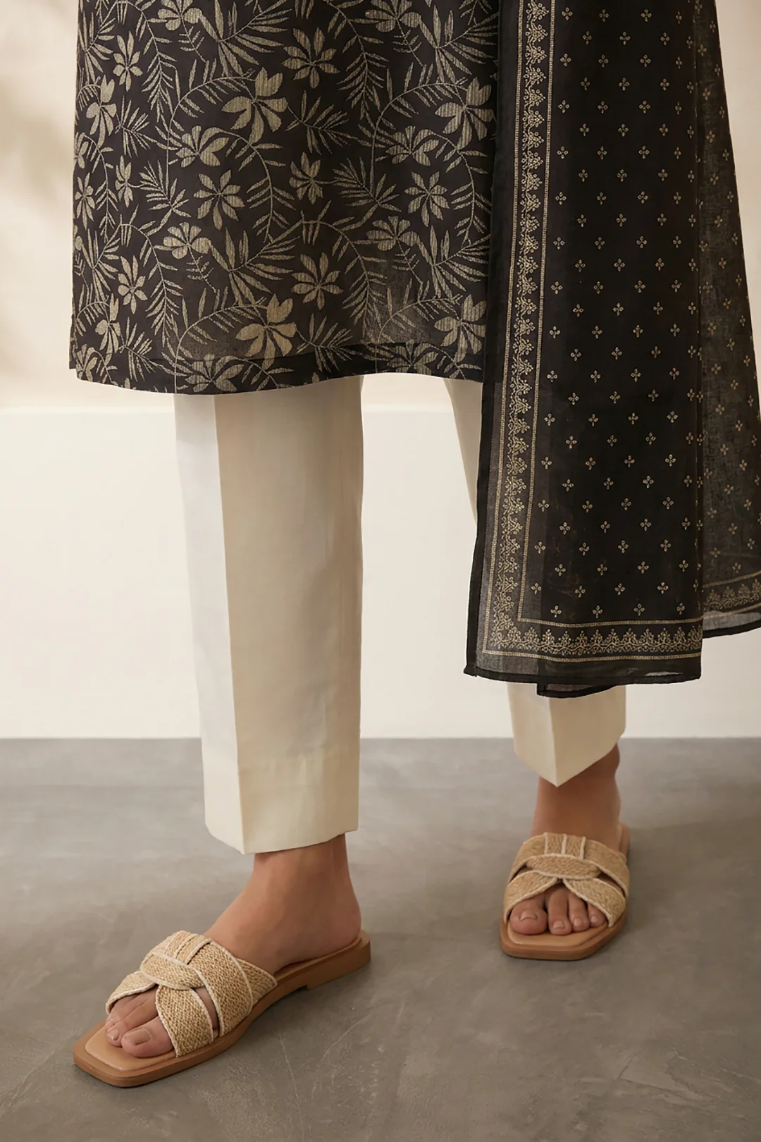 Kurta Dupatta - 2652 - Image 4