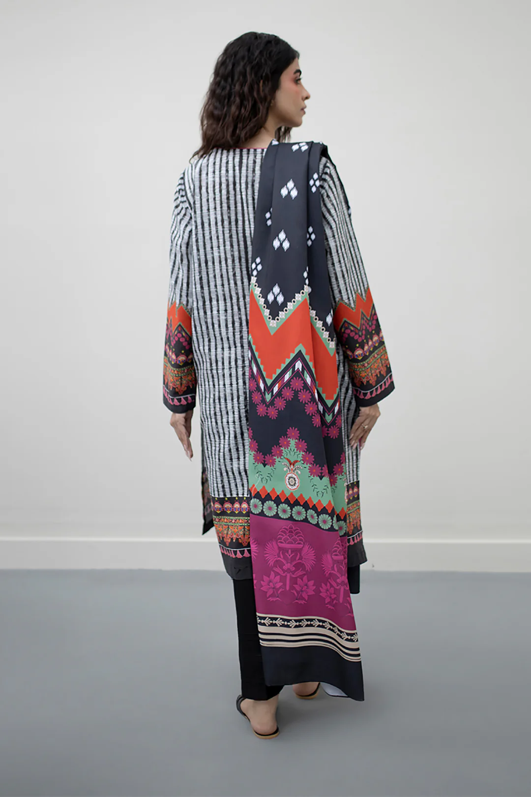 Embroidered Kurta Dupatta - 0740 - Image 5