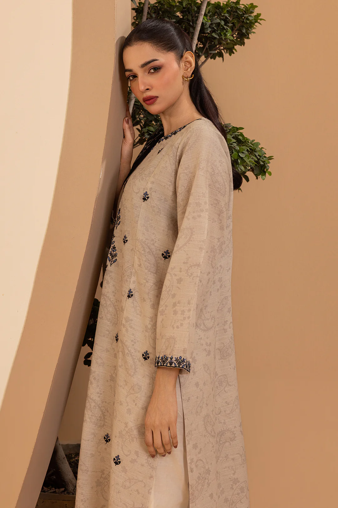 Embroidered Kurta Dupatta - 2828 - Image 4