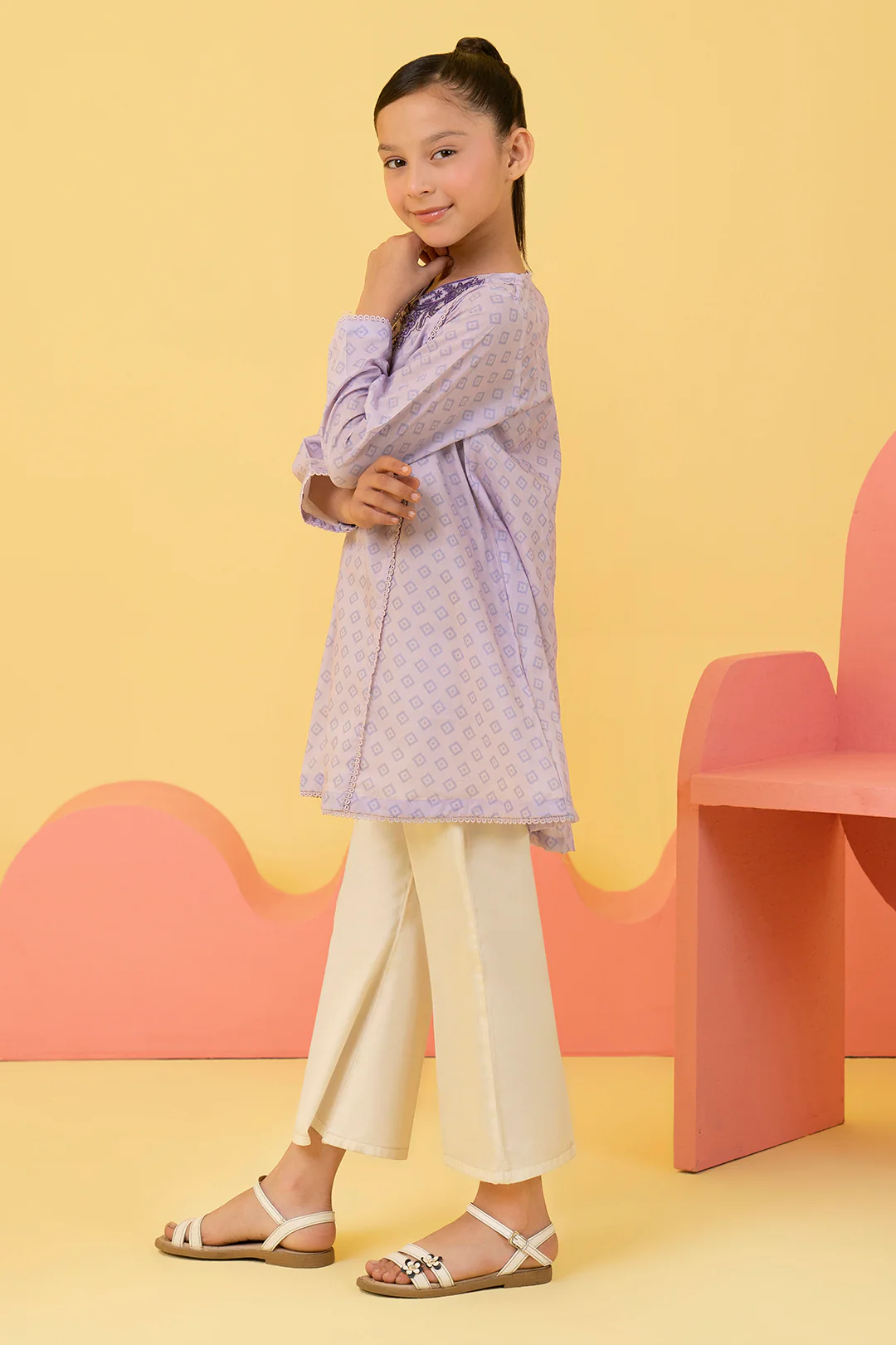 Embroidered Kurta - 1398 - Image 5