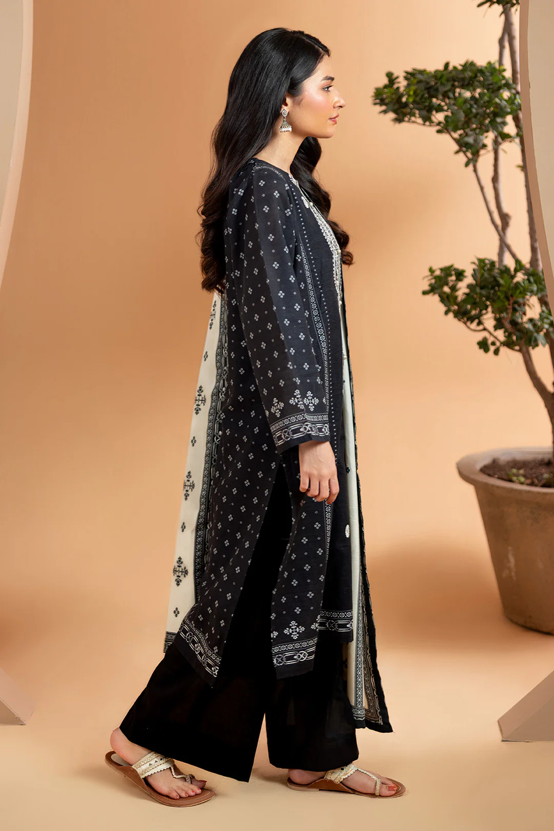 Embroidered Kurta Shawl Trouser - 3071 - Image 10