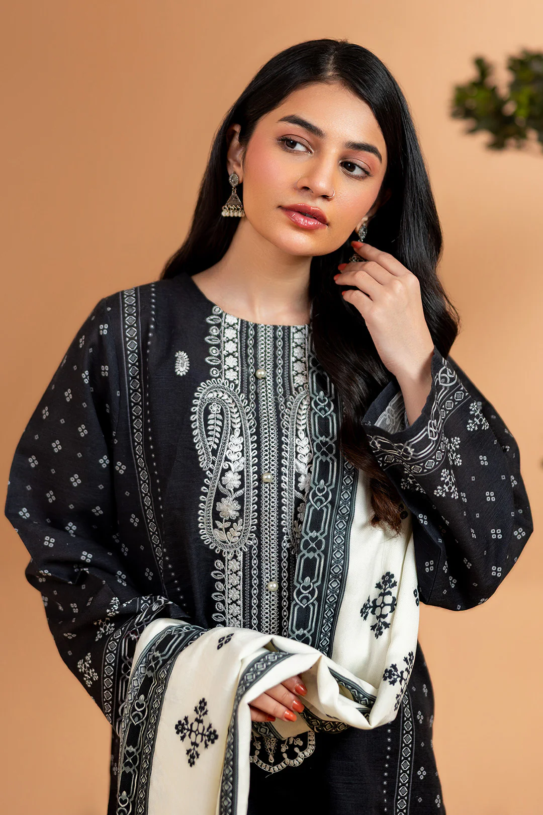 Embroidered Kurta Shawl Trouser - 3071 - Image 5