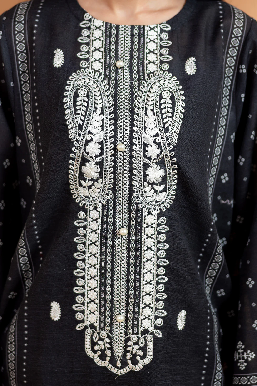 Embroidered Kurta Shawl Trouser - 3071 - Image 8