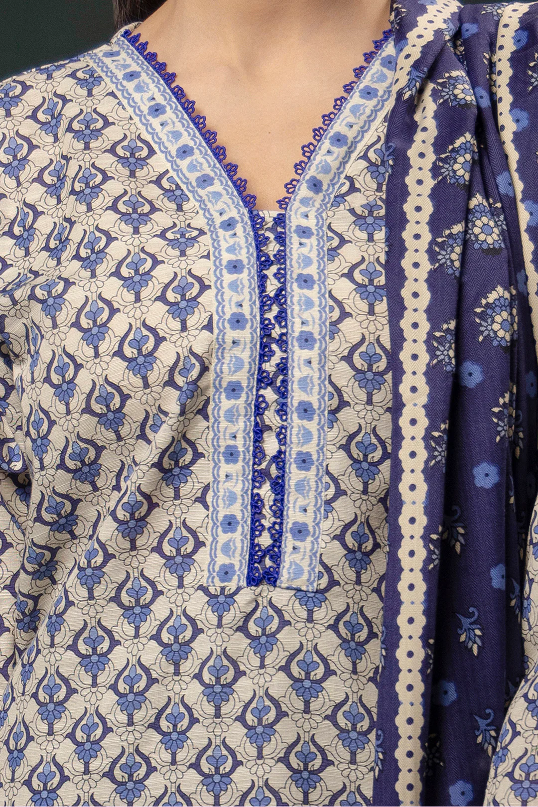 Kurta Shawl Trouser - 3153 - Image 4