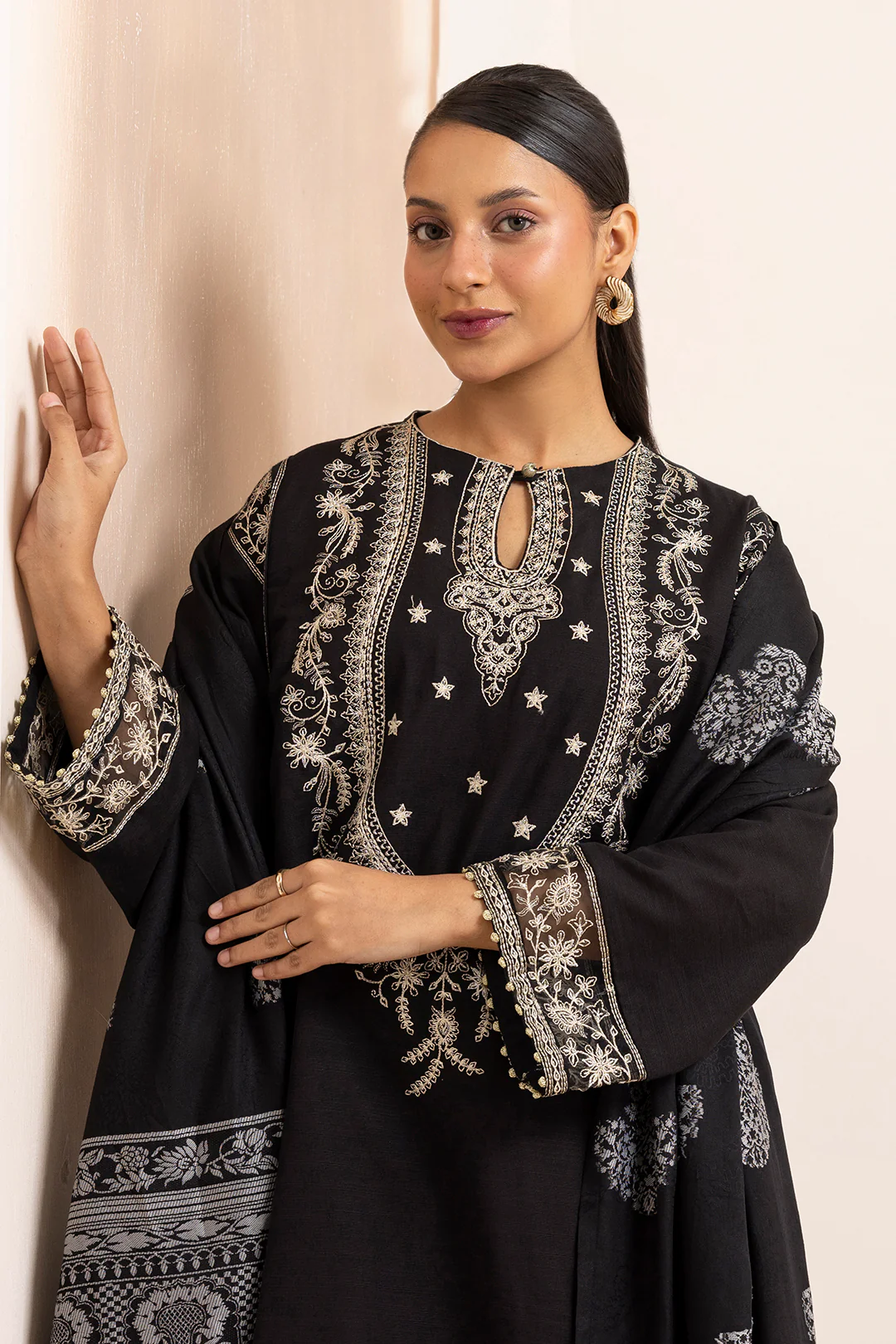 Embroidered Kurta Shawl Trouser - 3374 - Image 4