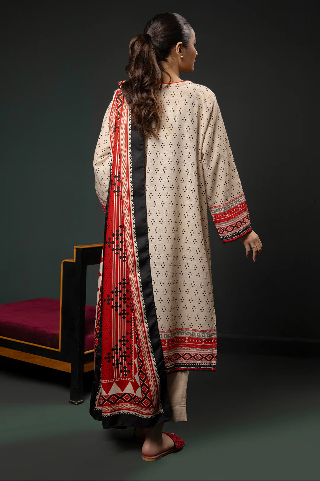 Embroidered Kurta Shawl - 2937 - Image 5