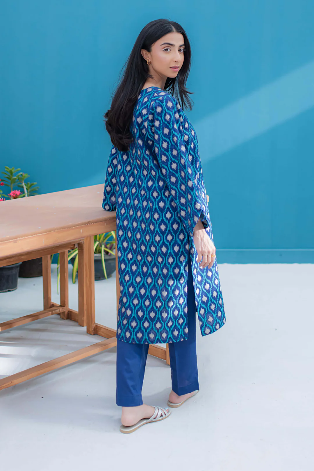 Embroidered Kurta Trouser - 1319 - Image 5