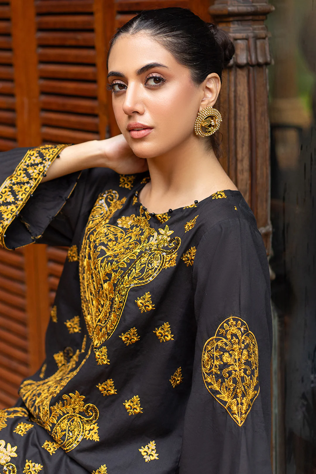 Embroidered Kurta Trouser - 3234