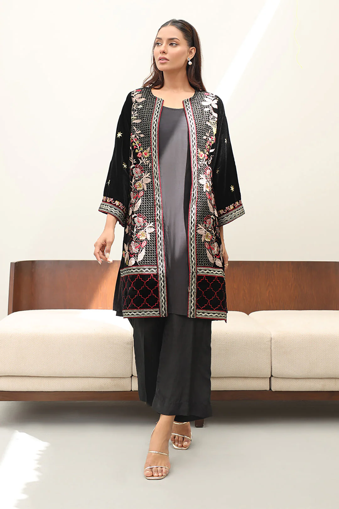 Embroidered Kurta Trouser - 3273 - Image 3