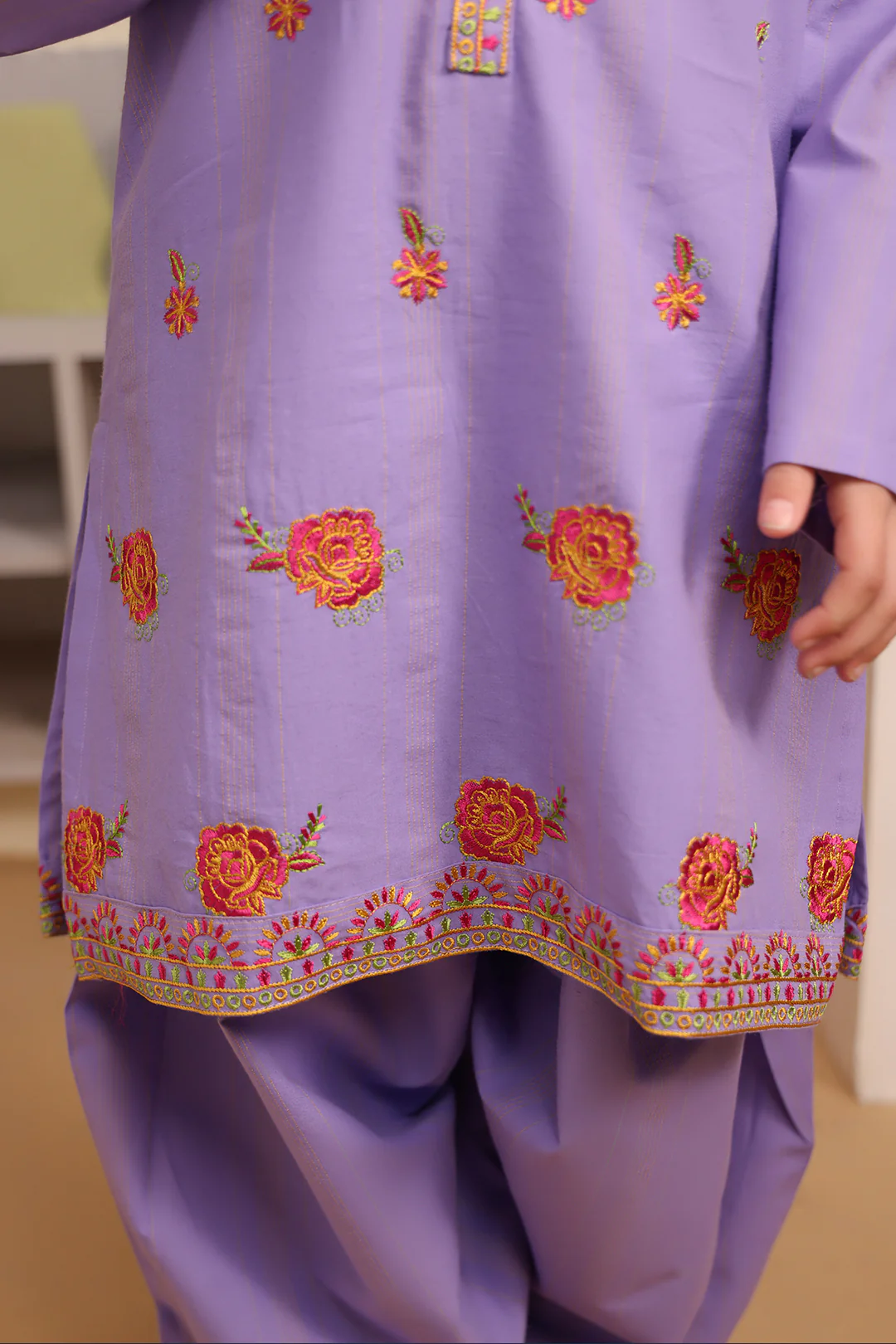 Embroidered Kurta Trouser - 2662 - Image 4