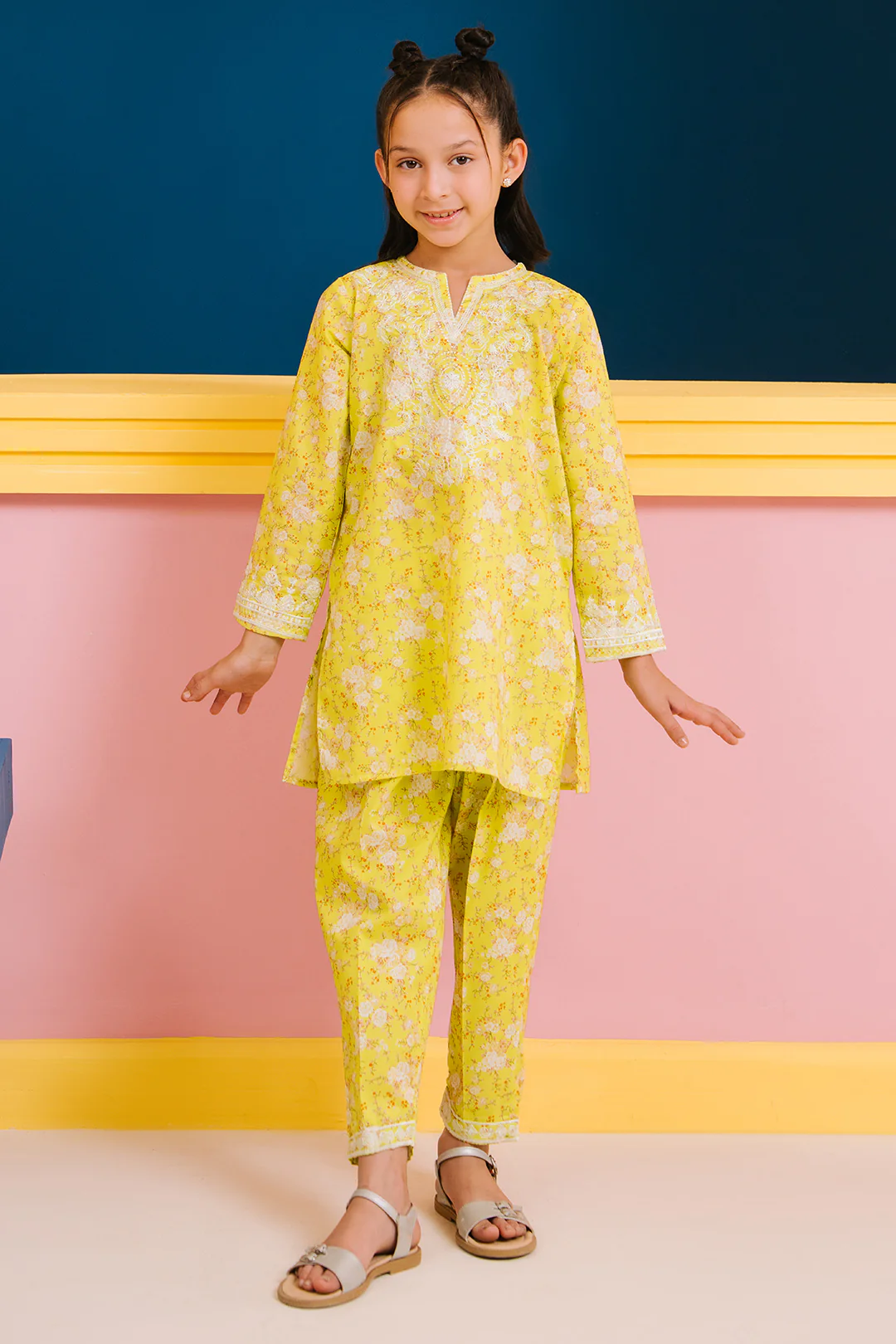 Embroidered Kurta Trouser - 2431 - Image 3