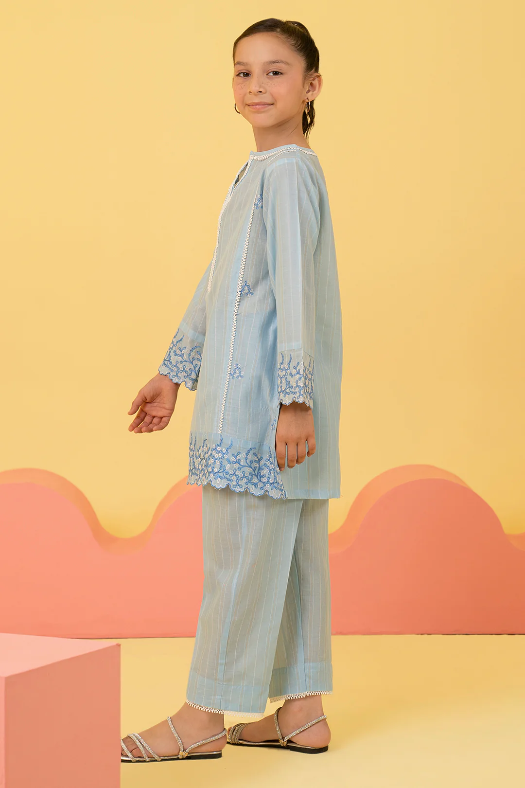 Embroidered Kurta Trouser - 2115 - Image 3