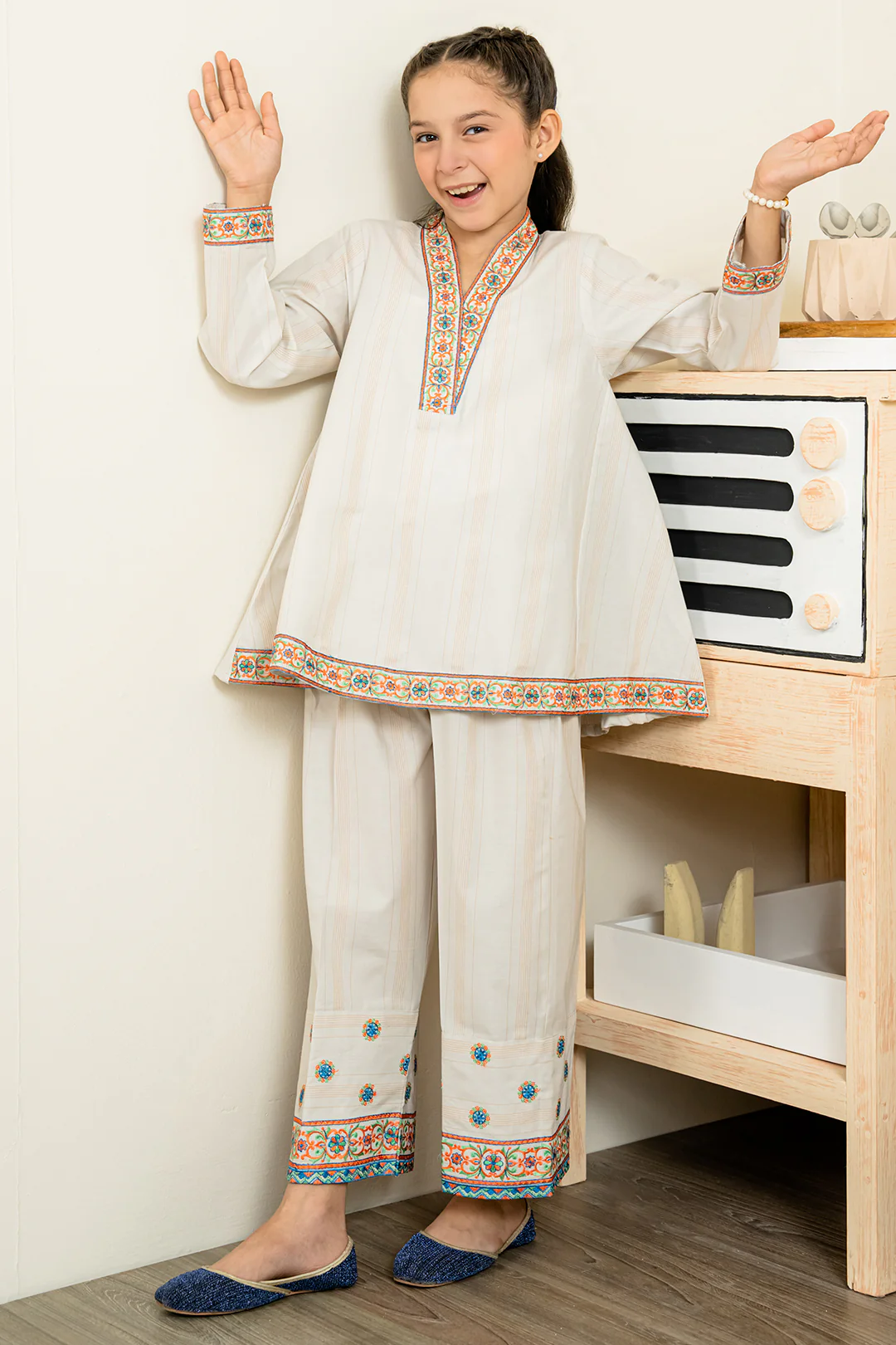 Embroidered Kurta Trouser - 2218
